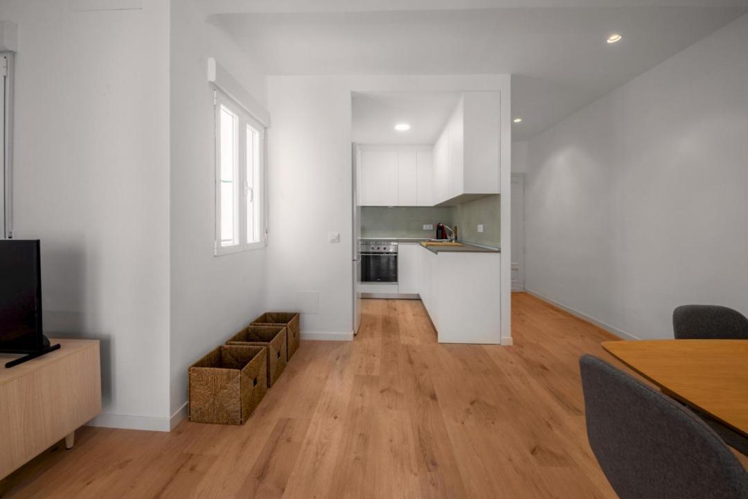 2 Bedrooms 1 Bathroom Furnished - Delicias - Bright - Mintystay Madrid Eksteriør billede